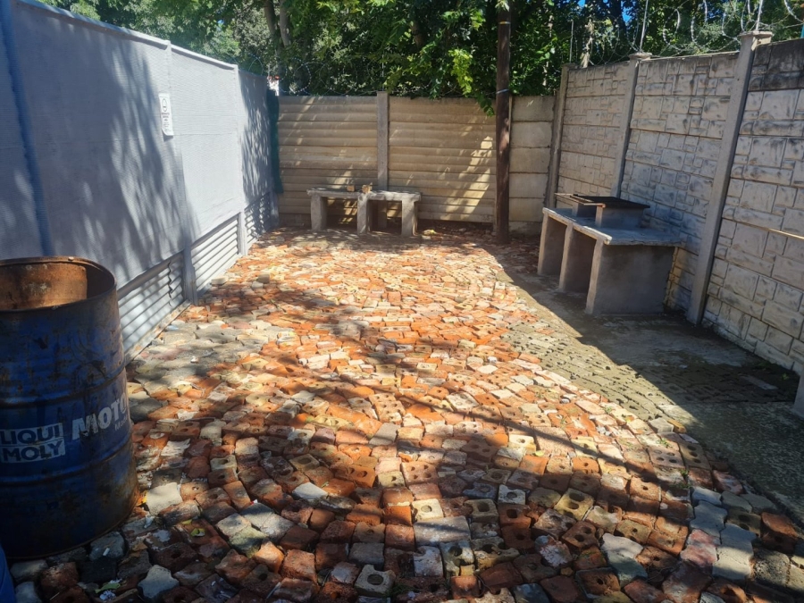 13 Bedroom Property for Sale in Brandwag Free State